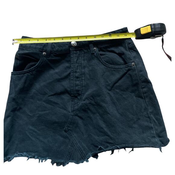 Zara Womens/Teen Black Mini Denim Skirt Button up fly Destressed Hem Size Medium - Picture 3 of 8